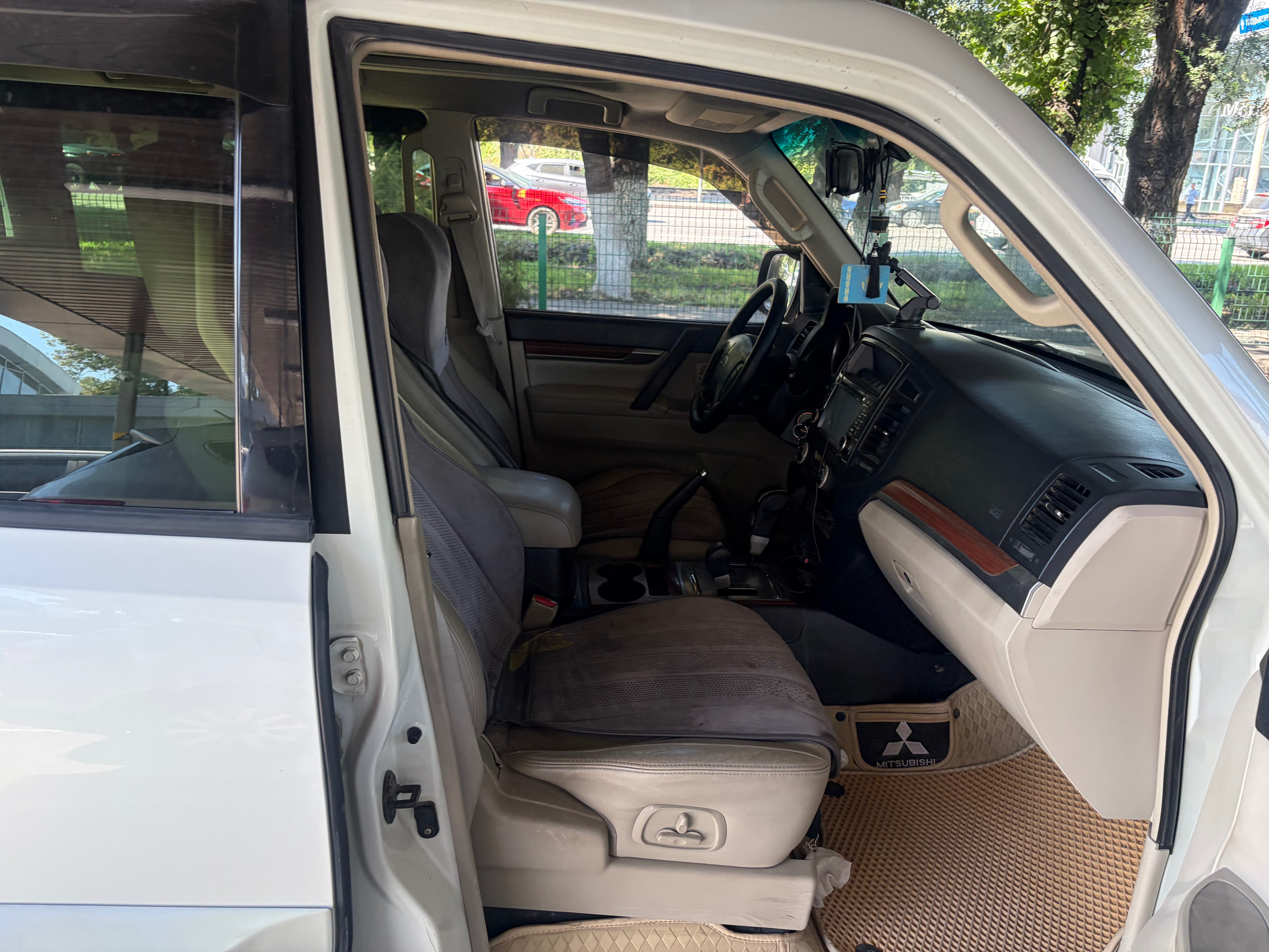 Mitsubishi Pajero 2007