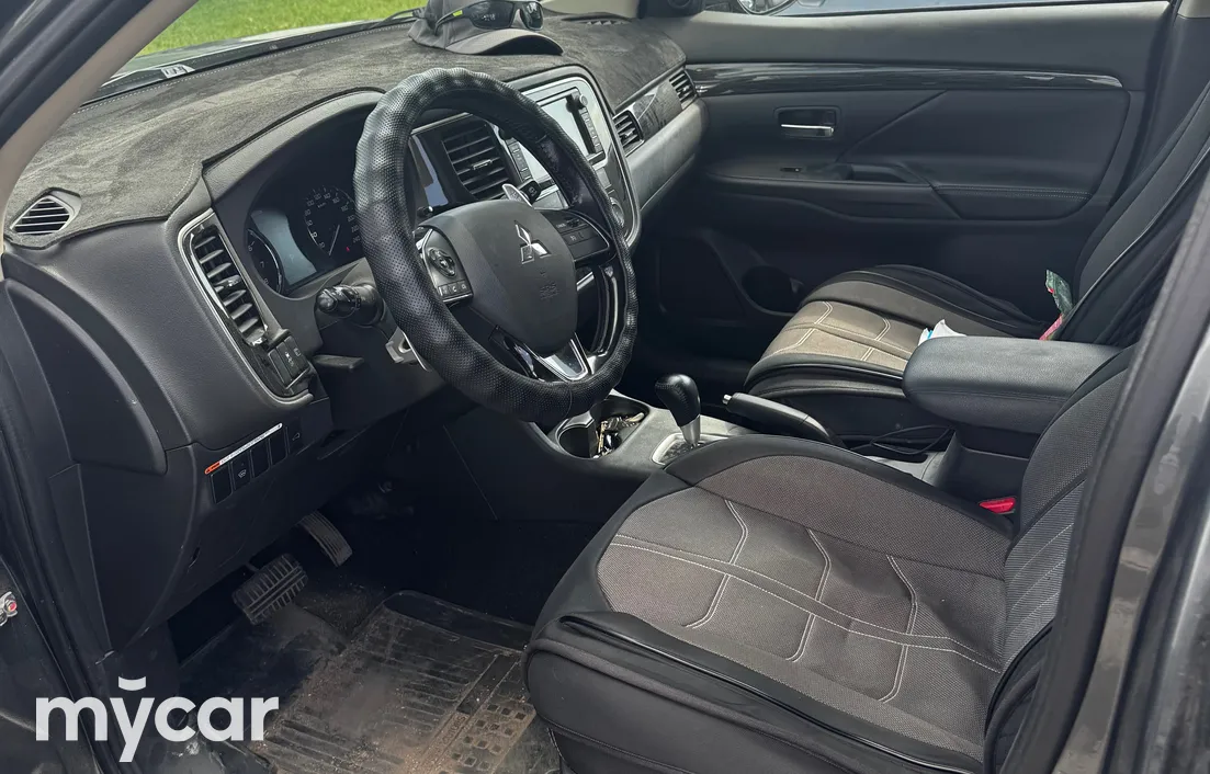 Mitsubishi Outlander 2015