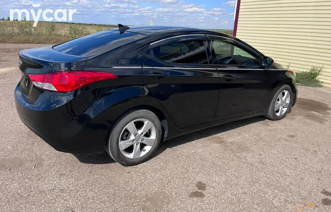 Hyundai Elantra 2013