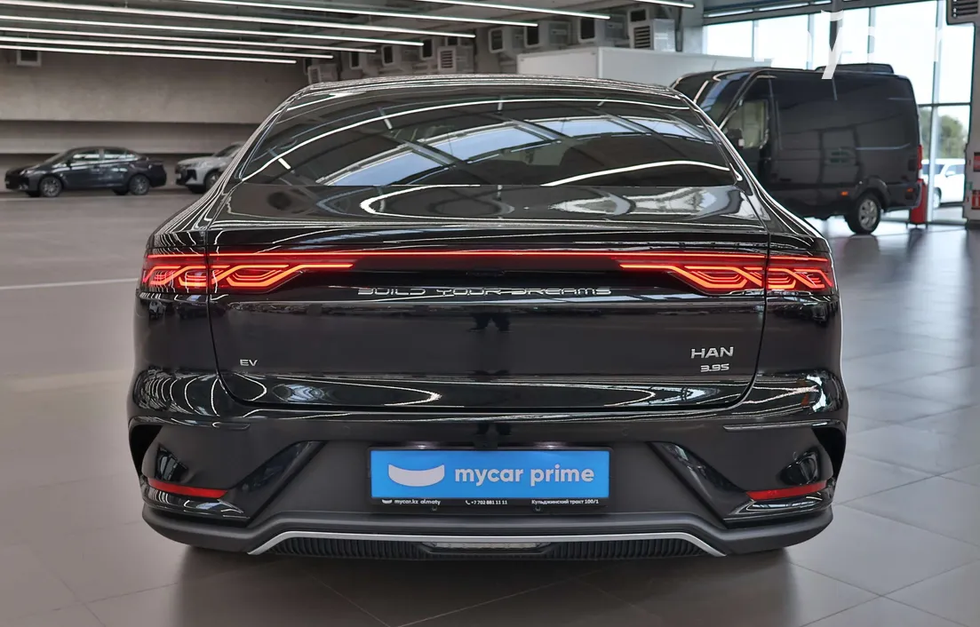 BYD Han EV 2025
