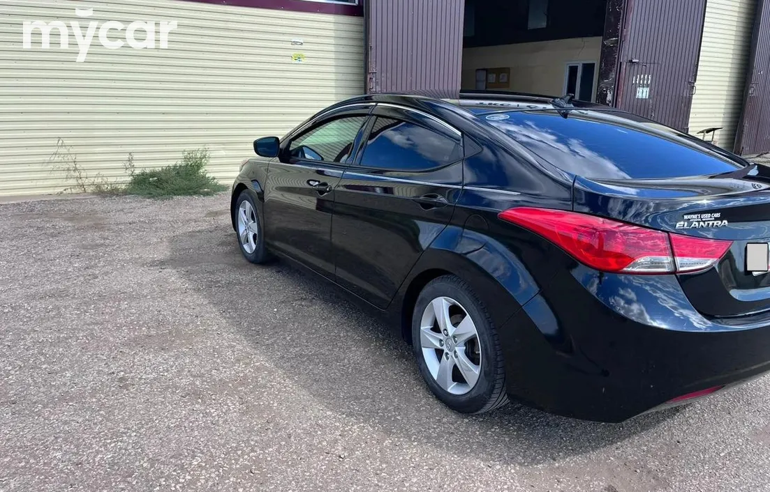 Hyundai Elantra 2013