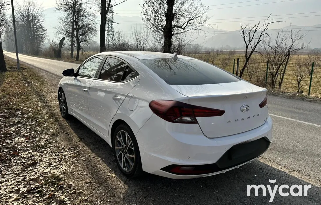 Hyundai Elantra 2020