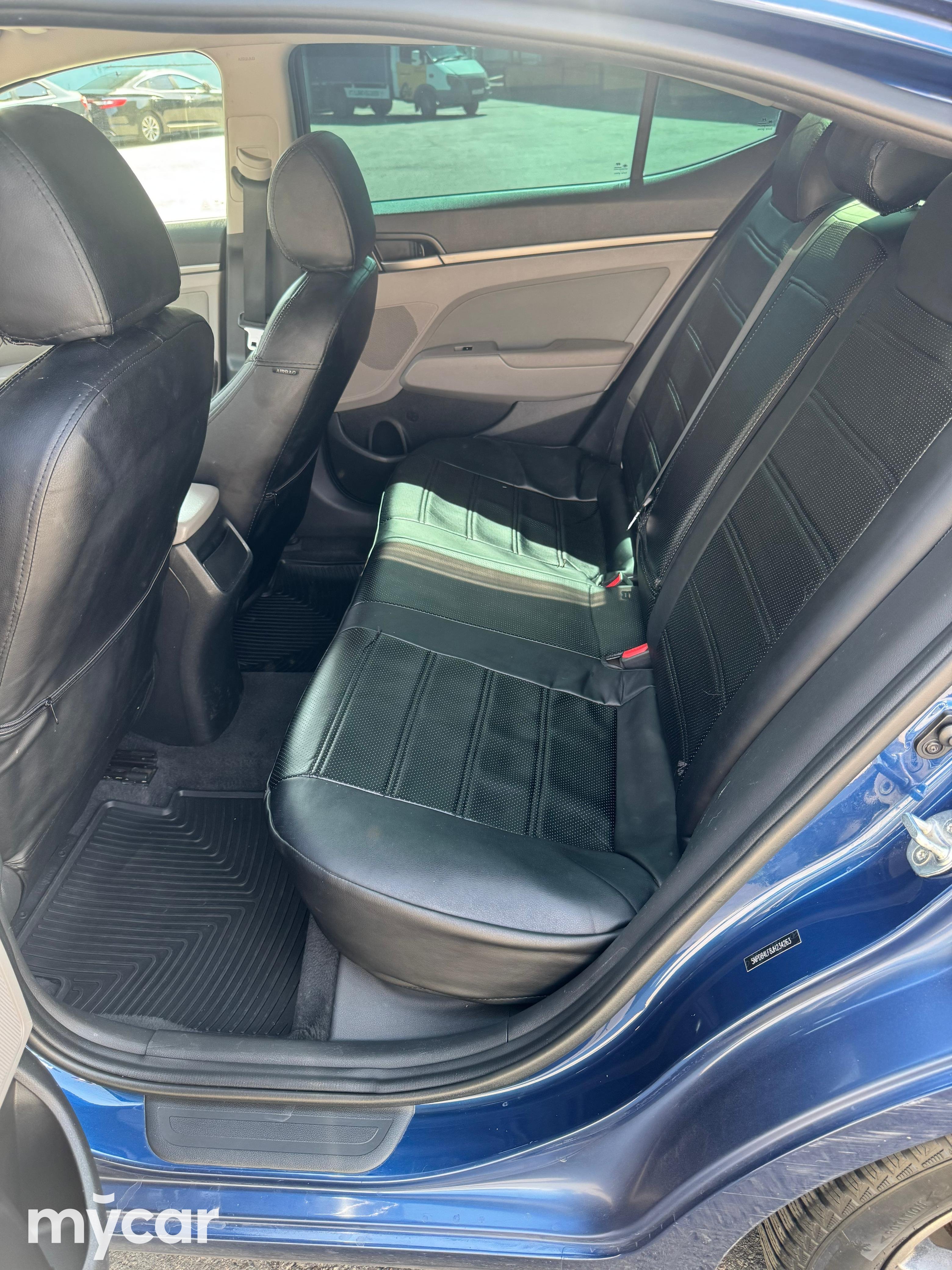 Hyundai Elantra 2017