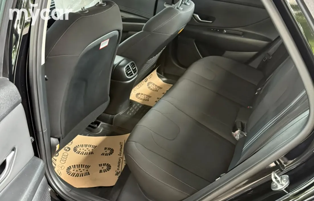 Hyundai Elantra 2022