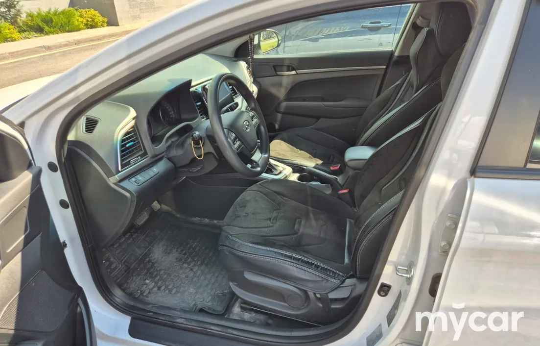 Hyundai Elantra 2018