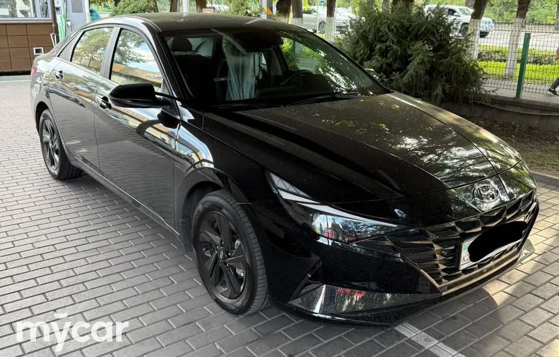 Hyundai Elantra 2022