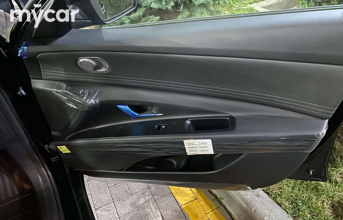 Hyundai Elantra 2025