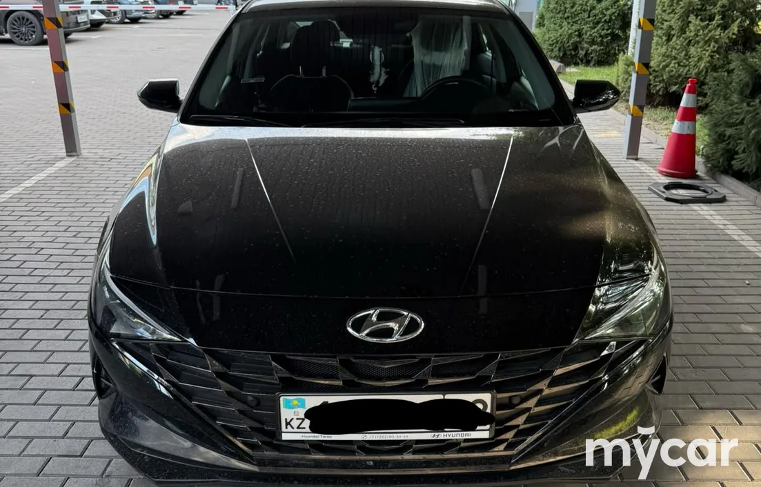 Hyundai Elantra 2022
