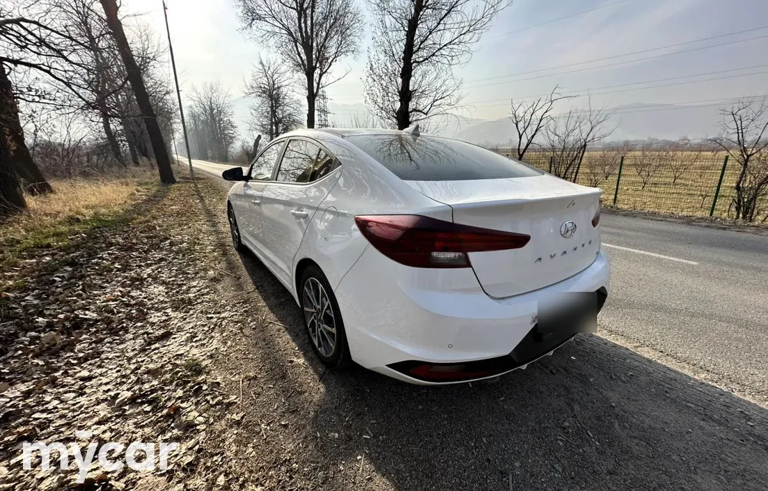 Hyundai Elantra 2020