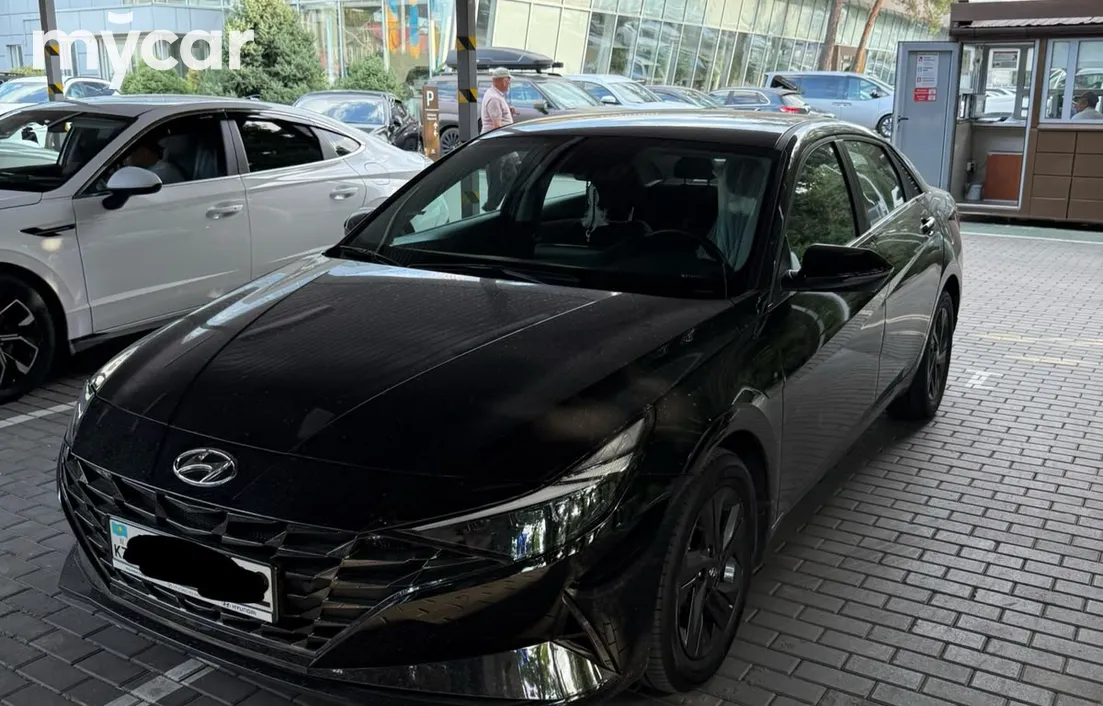 Hyundai Elantra 2022