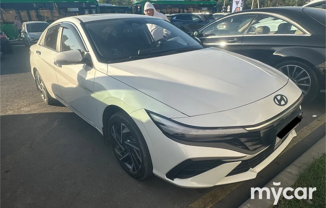 Hyundai Elantra 2024