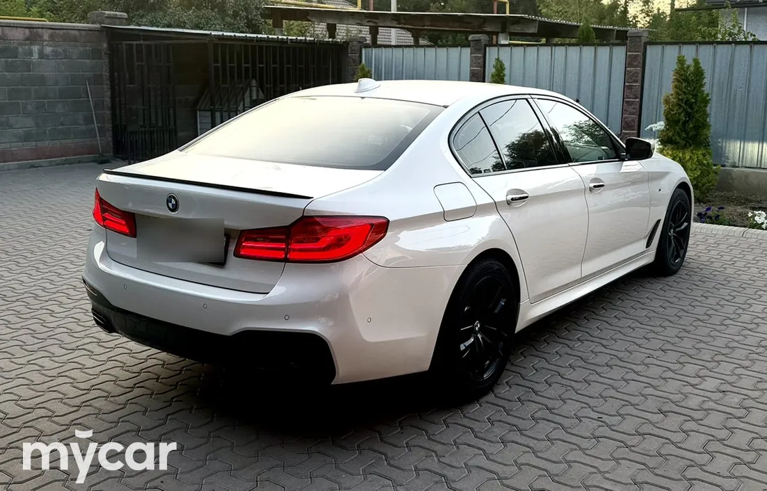 BMW 5 серия 2017