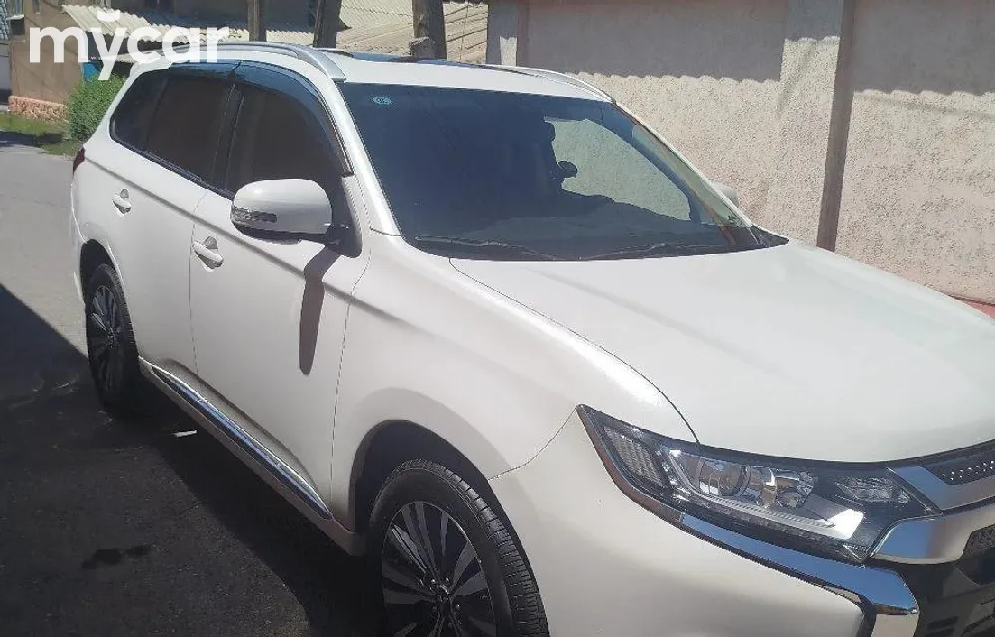 Mitsubishi Outlander 2022
