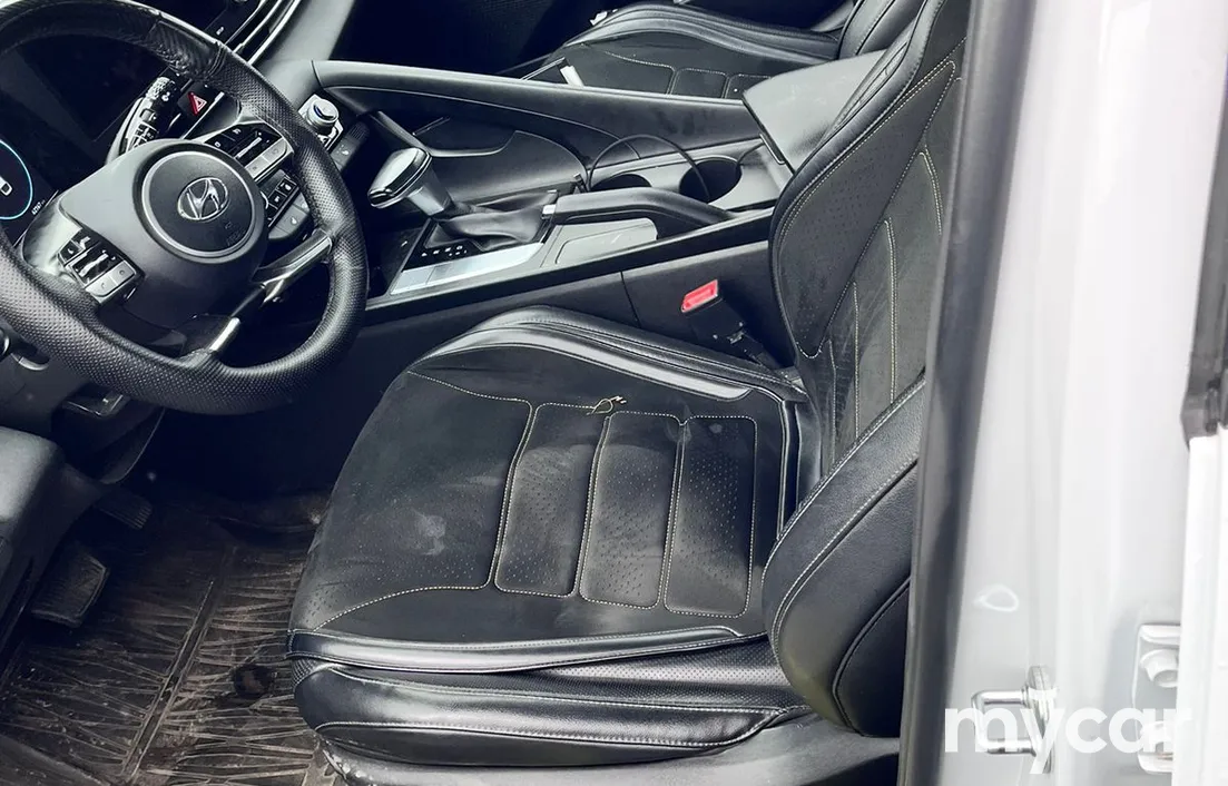 Hyundai Elantra 2021