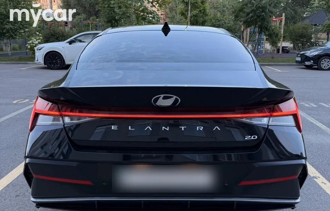 Hyundai Elantra 2024