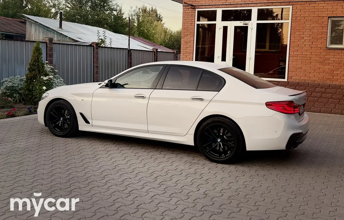 BMW 5 серия 2017
