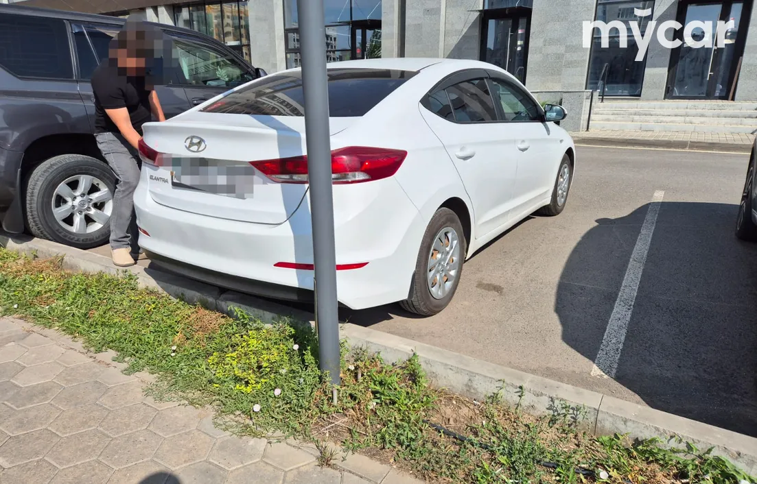 Hyundai Elantra 2018