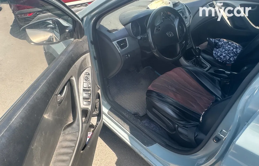 Hyundai Elantra 2014