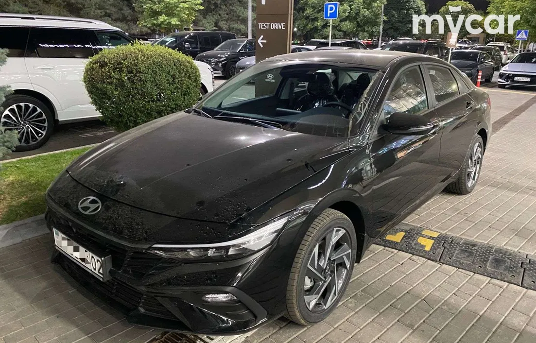 Hyundai Elantra 2025