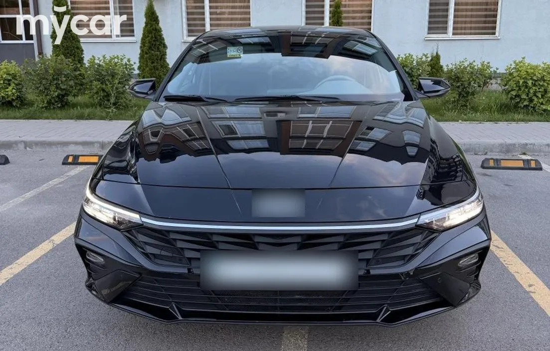 Hyundai Elantra 2024