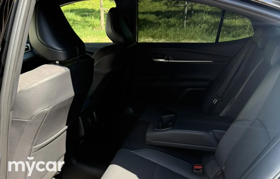 Toyota Camry 2025
