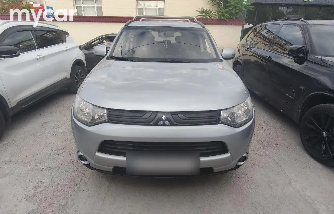 Mitsubishi Outlander 2012