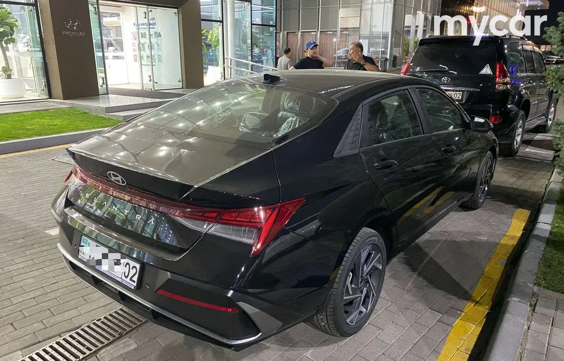 Hyundai Elantra 2025