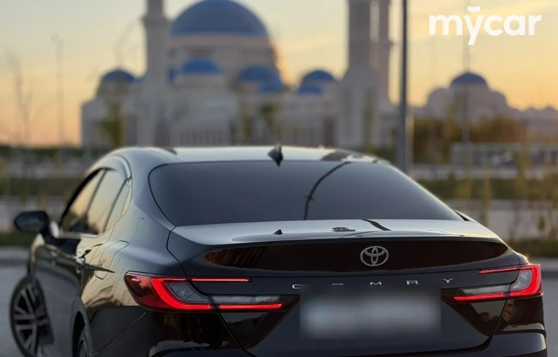 Toyota Camry 2025