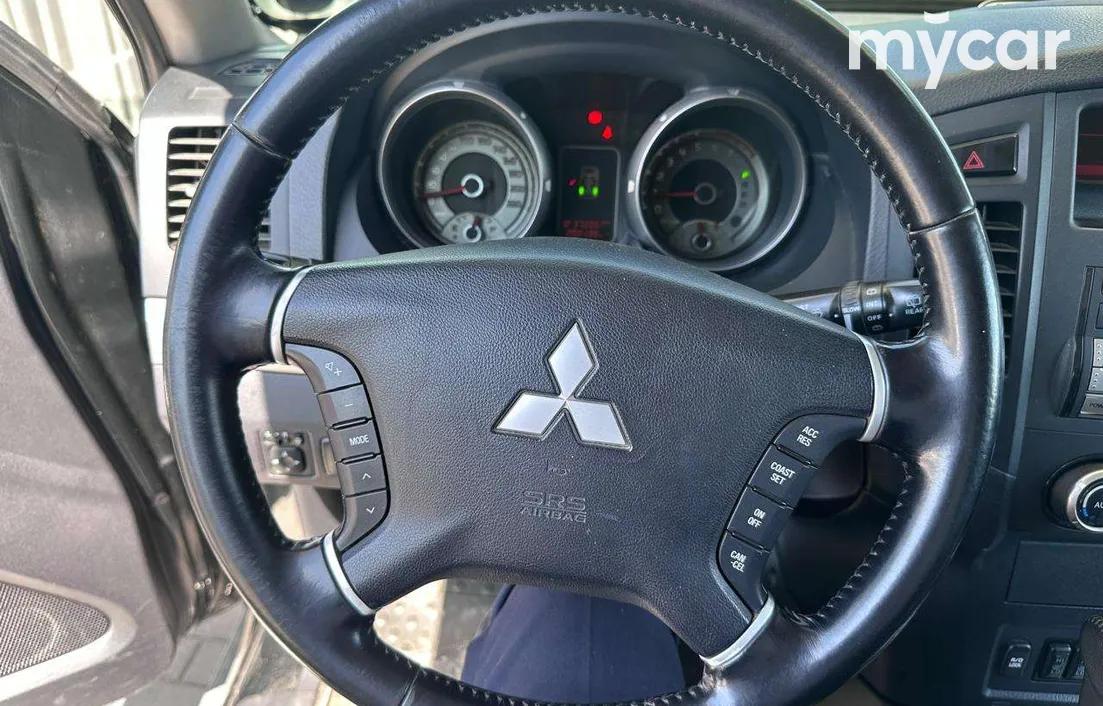 Mitsubishi Pajero 2011