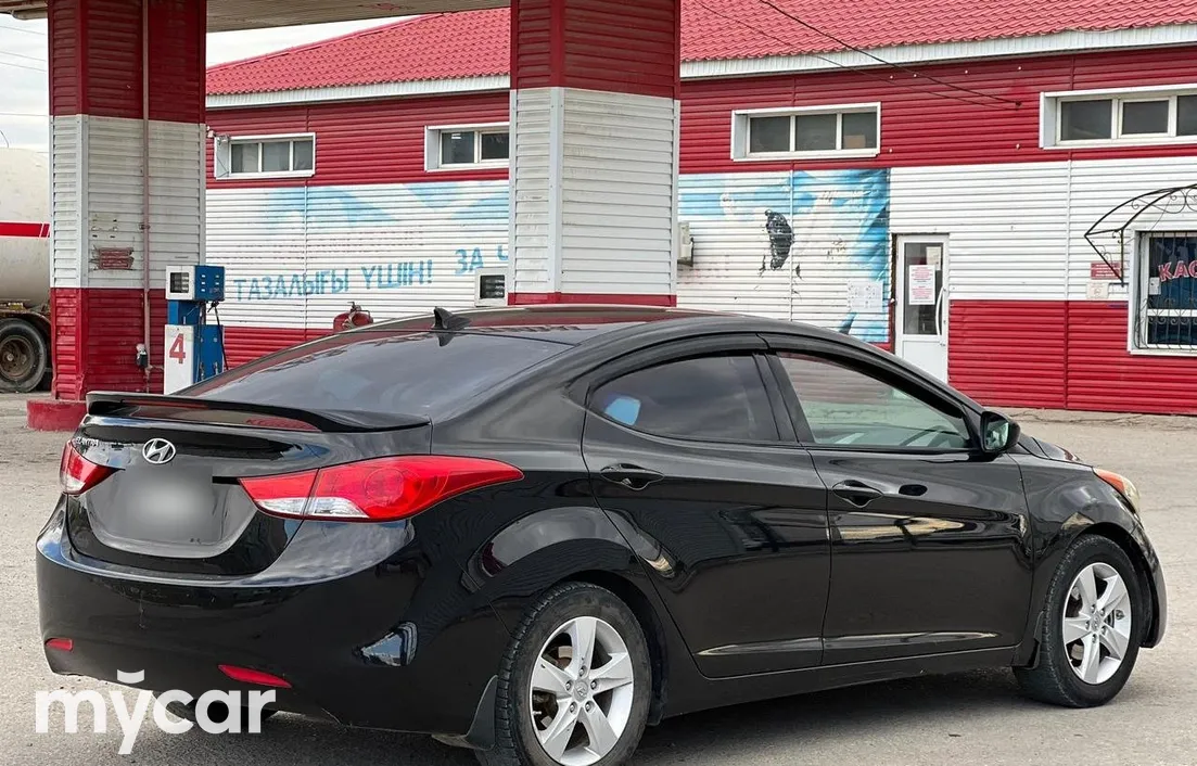 Hyundai Elantra 2013