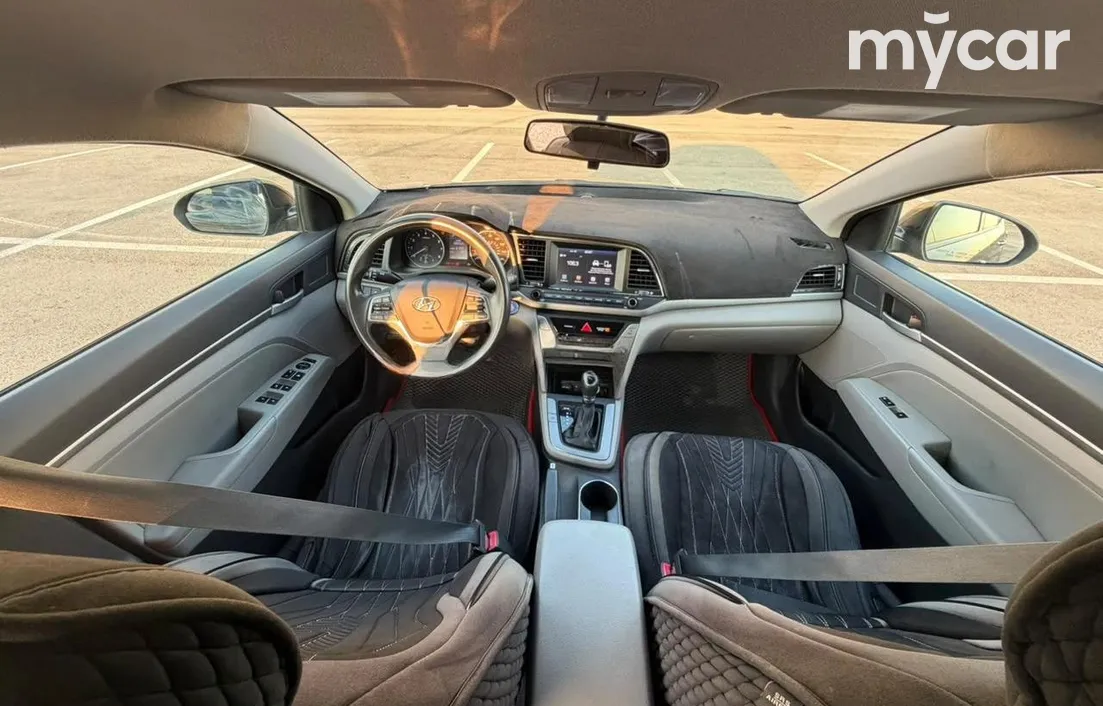 Hyundai Elantra 2016