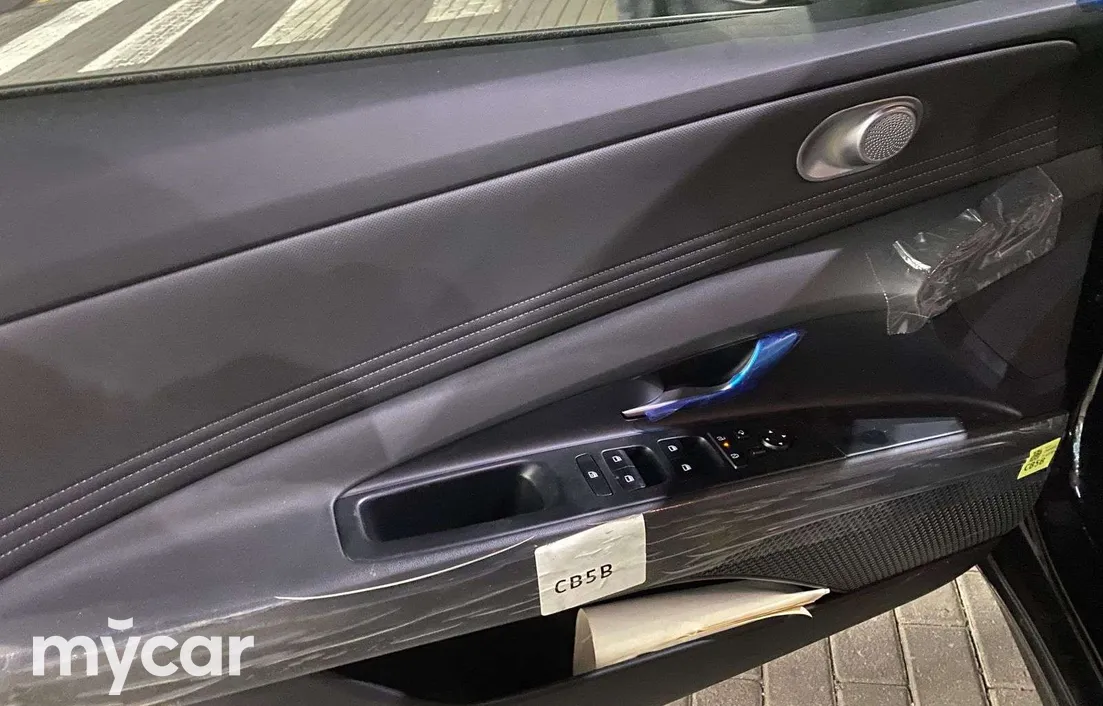 Hyundai Elantra 2025