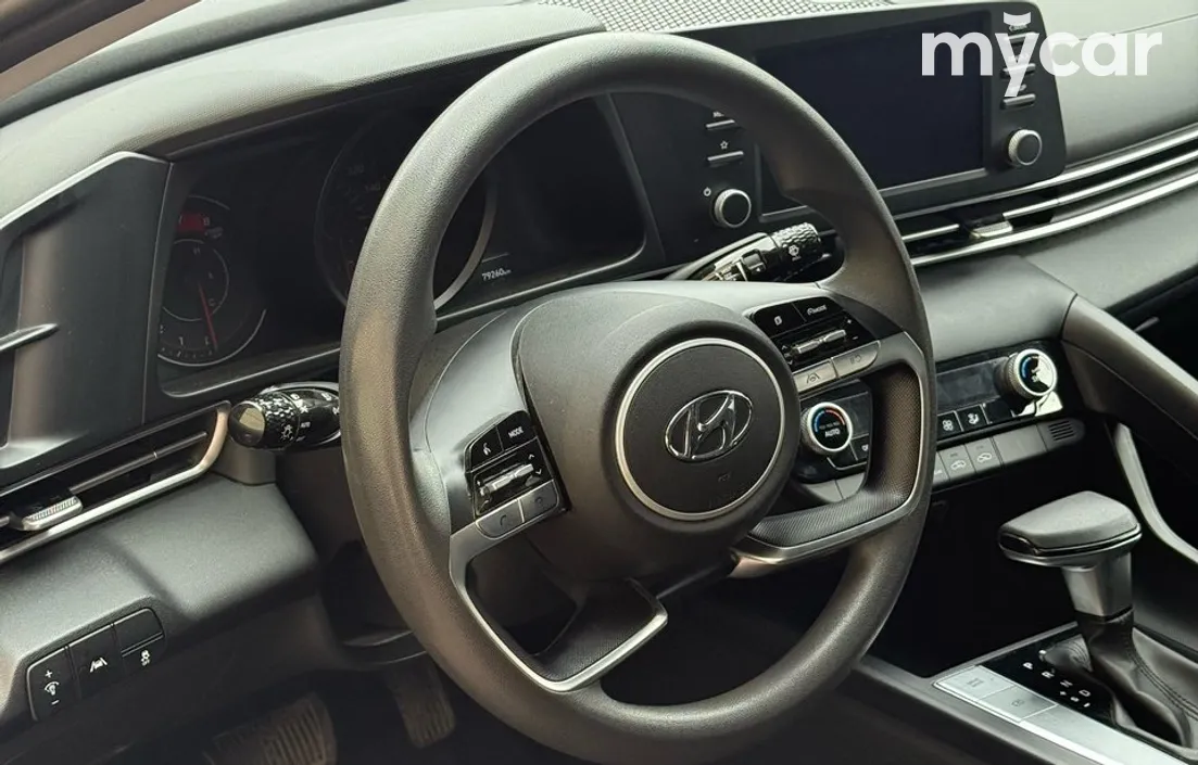Hyundai Elantra 2022