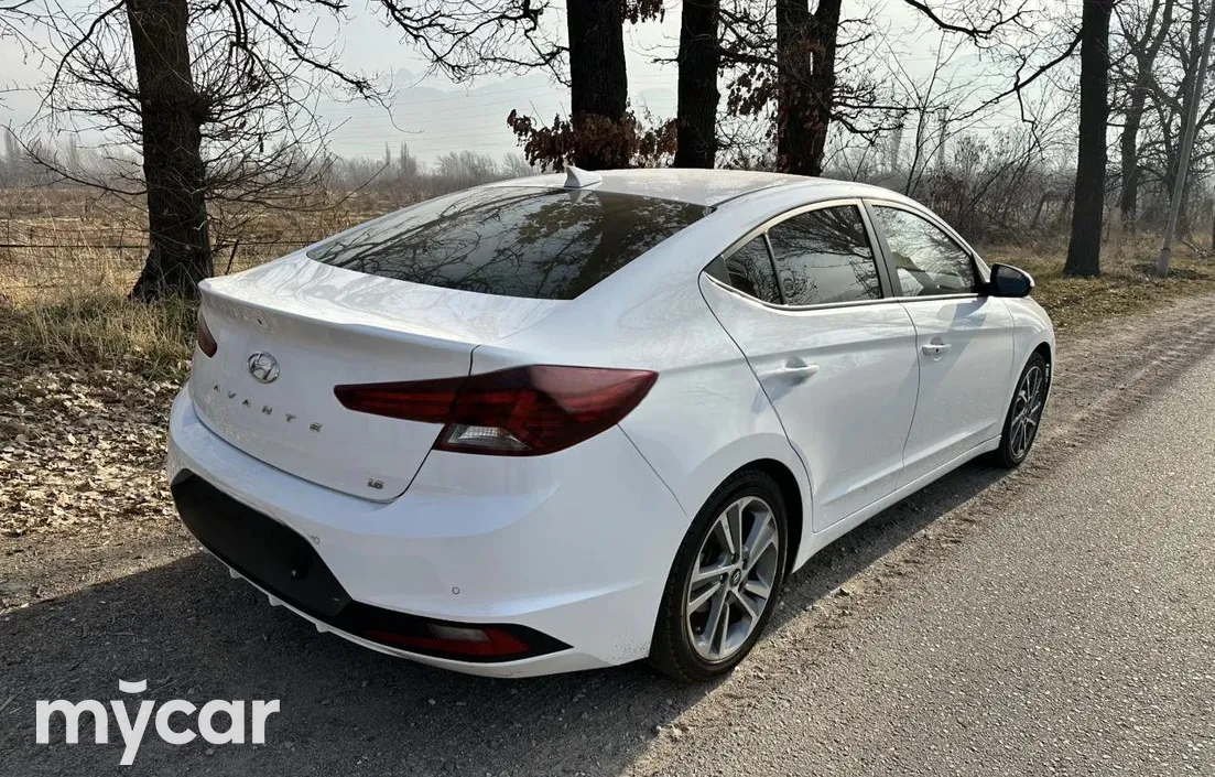 Hyundai Elantra 2020