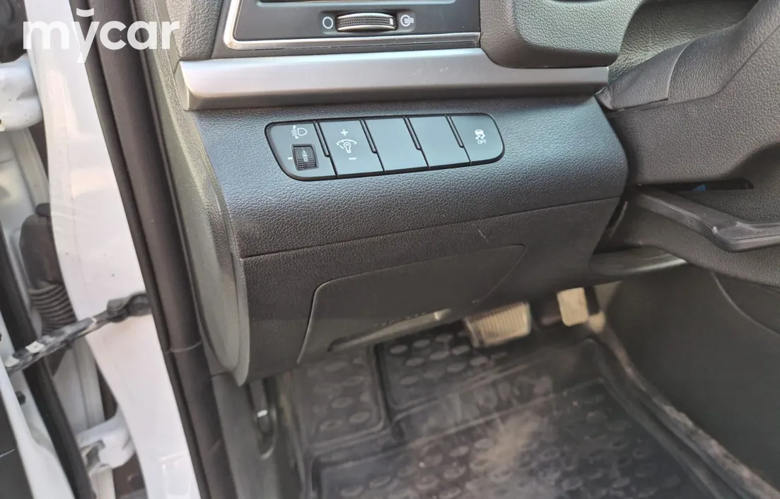 Hyundai Elantra 2018
