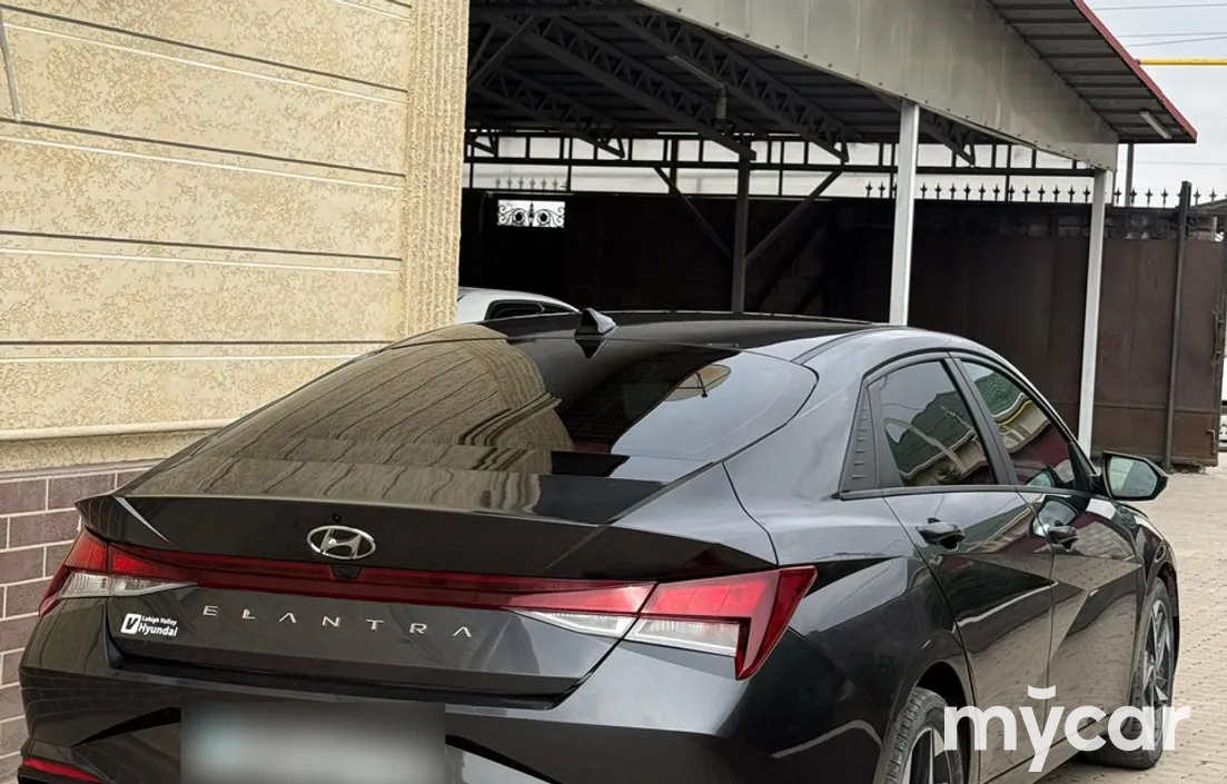 Hyundai Elantra 2022