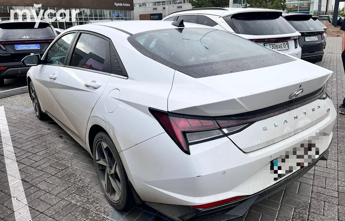 Hyundai Elantra 2021
