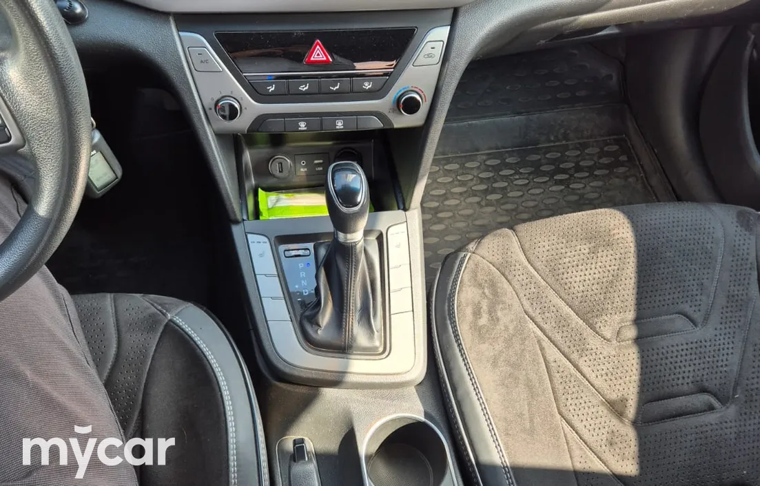 Hyundai Elantra 2018