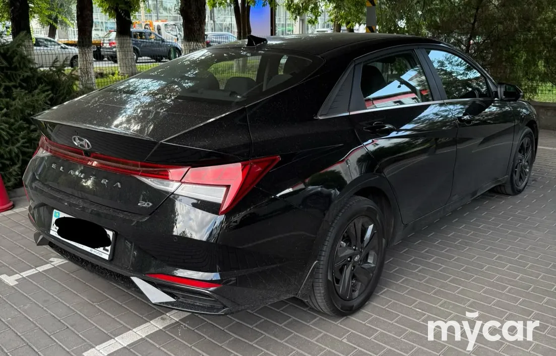 Hyundai Elantra 2022