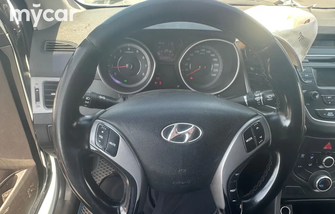 Hyundai Elantra 2014