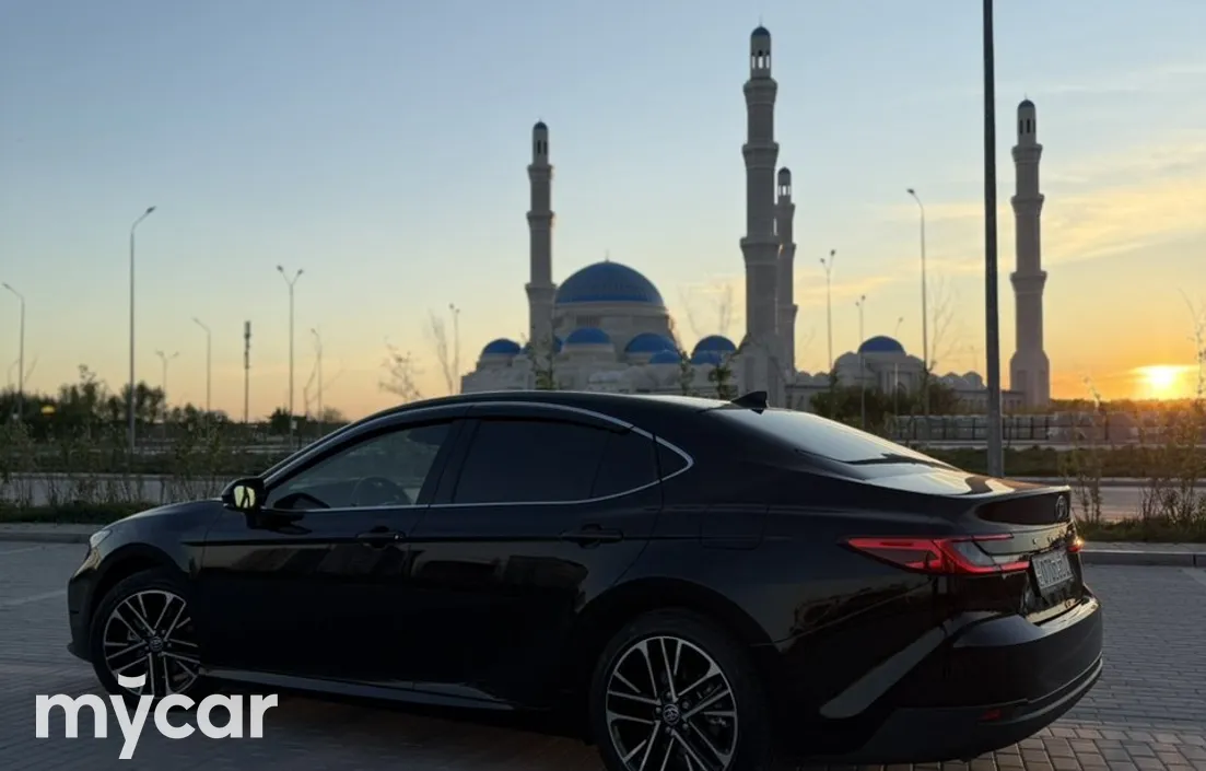 Toyota Camry 2025
