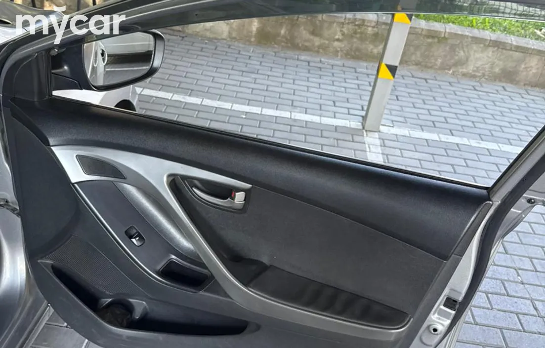 Hyundai Elantra 2014