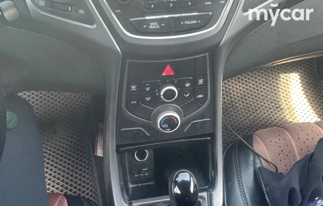 Hyundai Elantra 2014