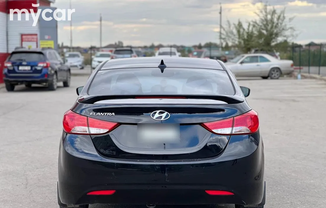 Hyundai Elantra 2013