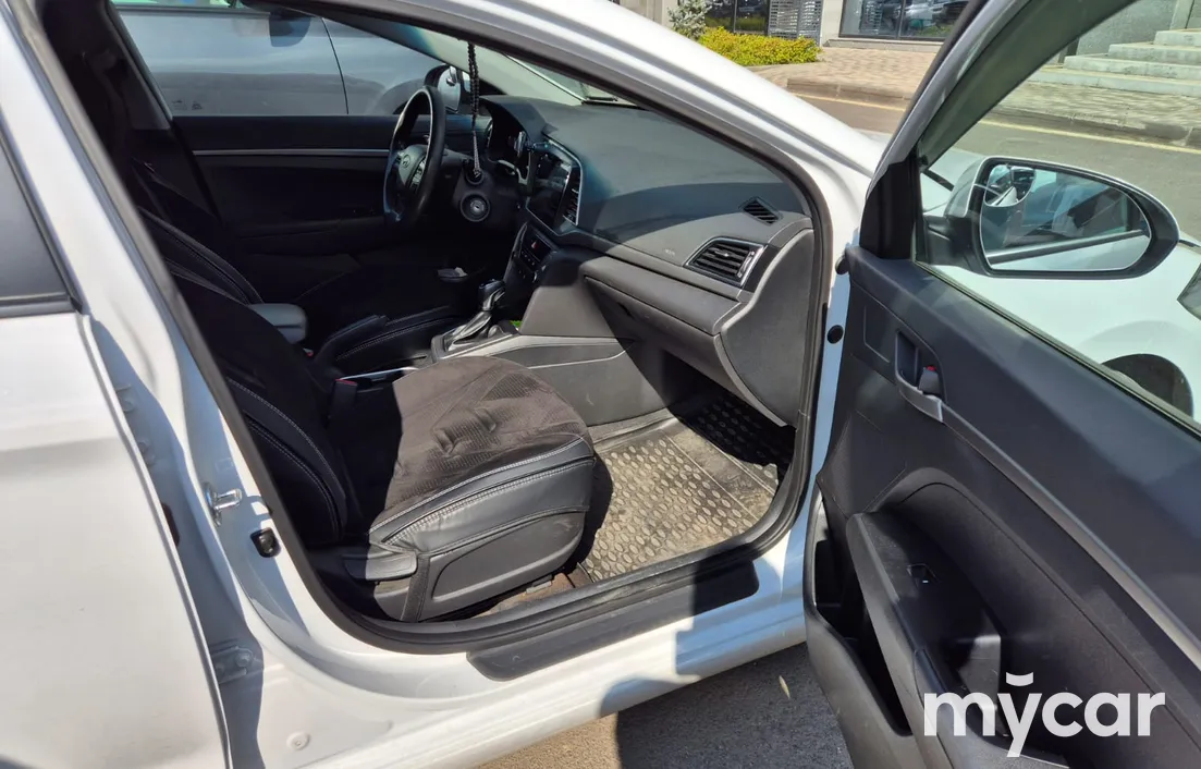Hyundai Elantra 2018