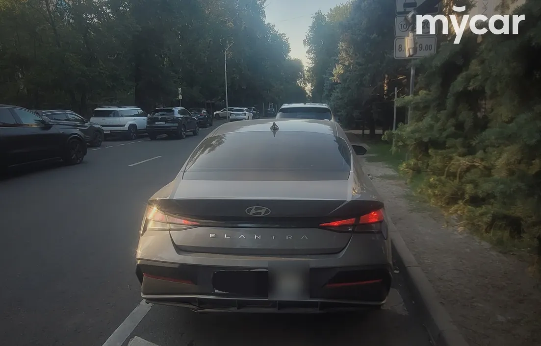 Hyundai Elantra 2025