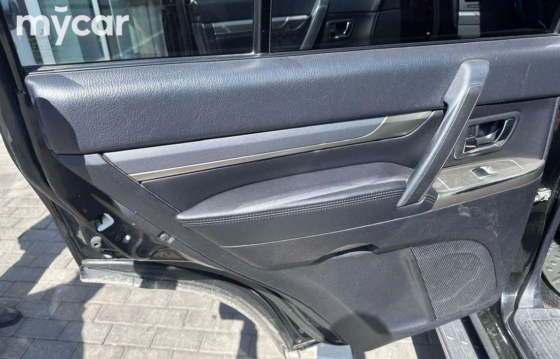 Mitsubishi Pajero 2011