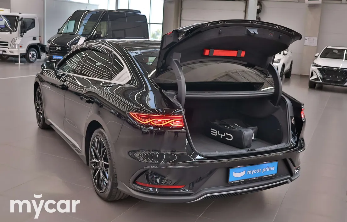 BYD Han EV 2025