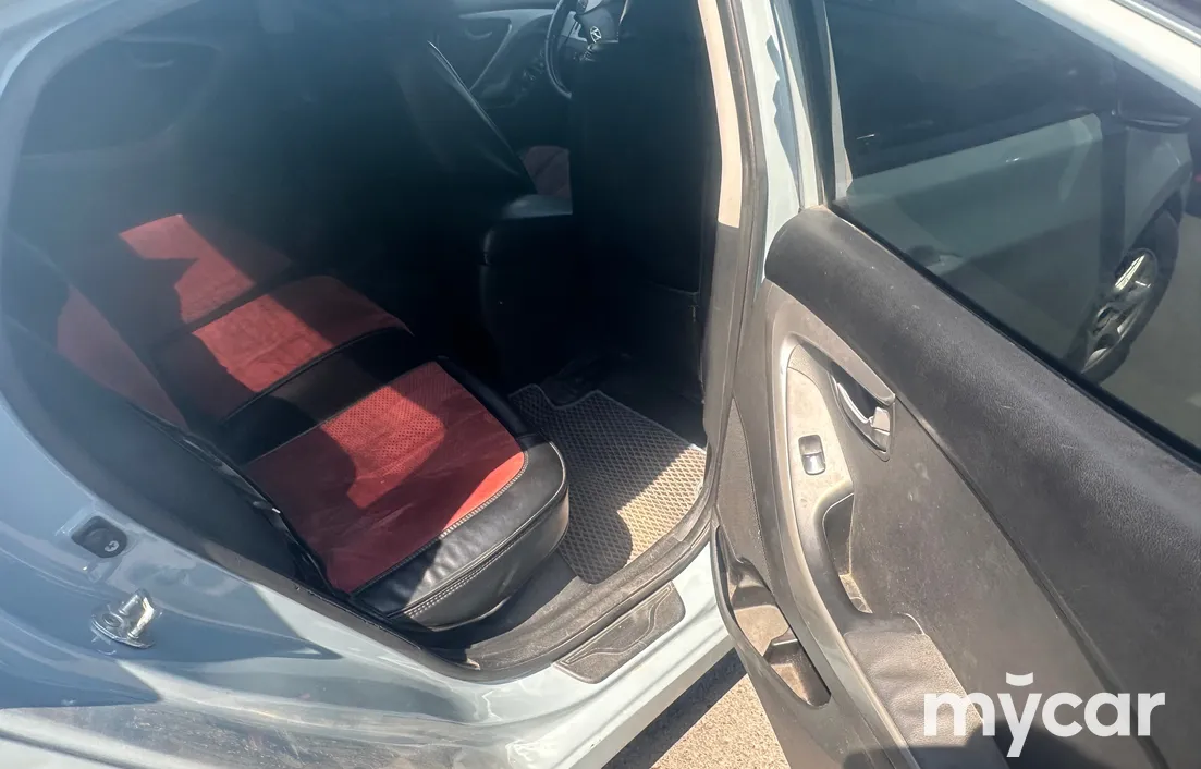 Hyundai Elantra 2014