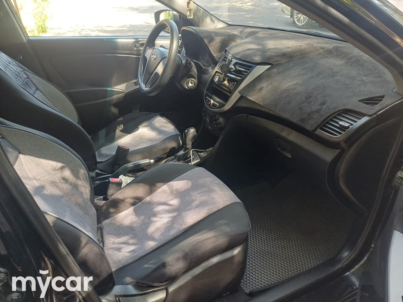 Hyundai Accent 2014